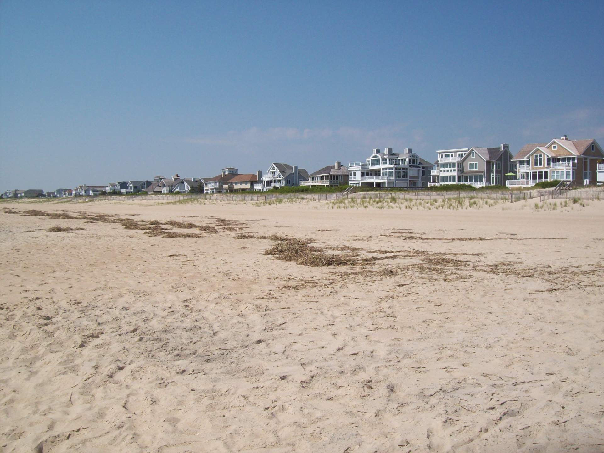 Ocean Breezes before beach cleaning